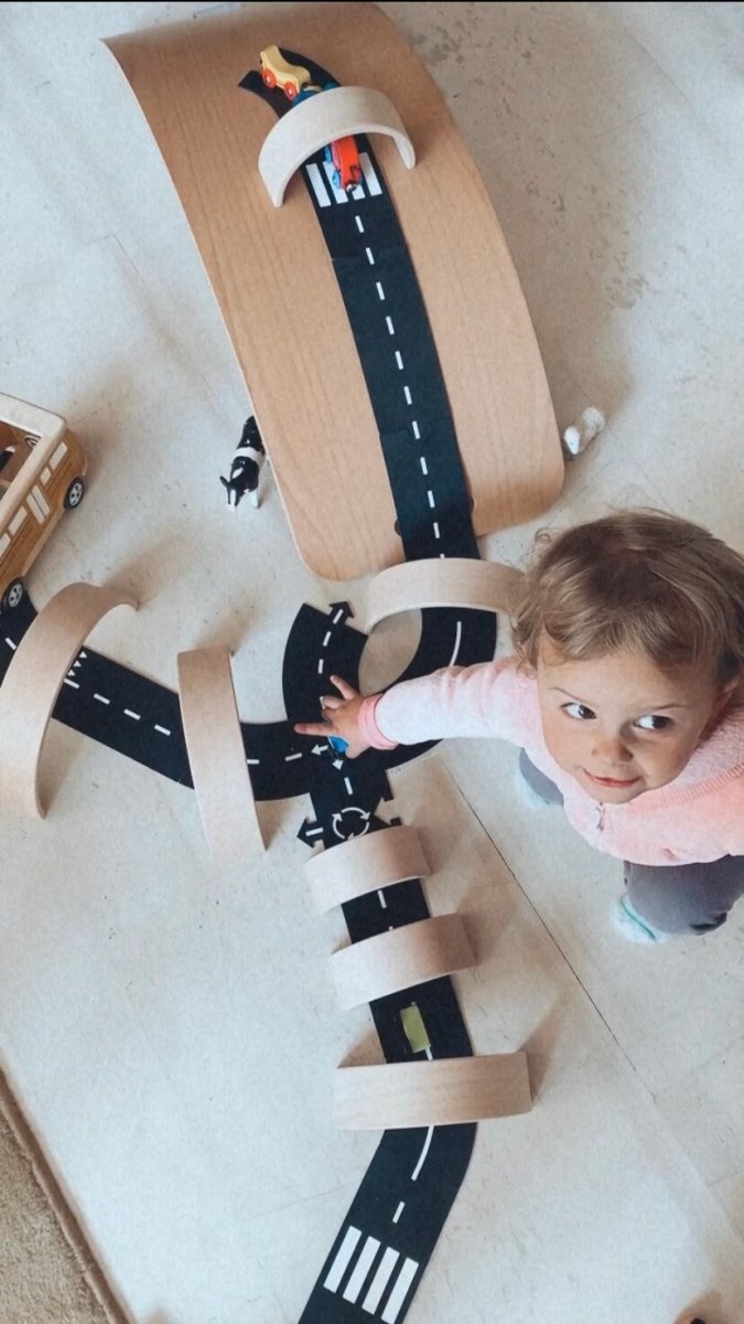 Mobiliario para bebés y niños pequeños - Tabla curva de equilibrio - El mundo de Caspio